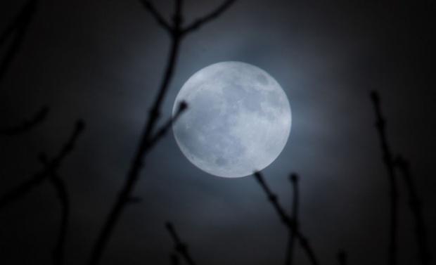 Fenomen astrologic unic în România: Luna de Zăpadă, cea mai mare și mai strălucitoare lună plină a anului