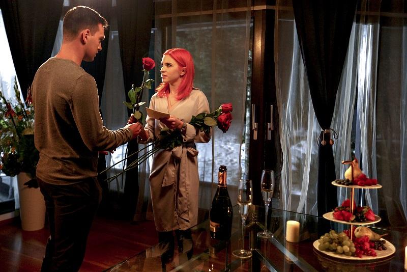 Fructul oprit sezonul 2 episodul 23. Vlad Gherman o cere în căsătorie pe Cristina Ciobănașu  18649747