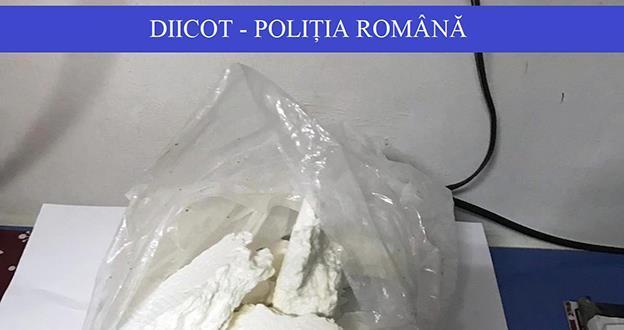 Peste 10 kilograme de cocaină și ecstasy, confiscate de polițiștii antidrog