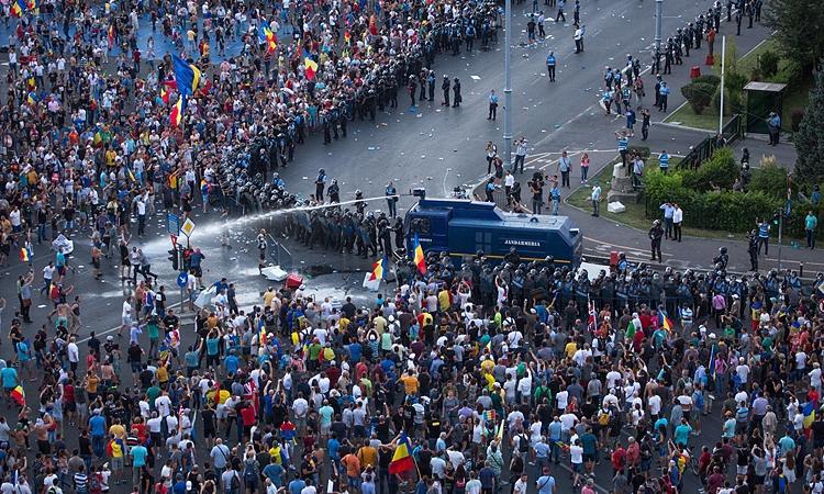 Şeful Jandarmeriei: Intervenţia la protestul din 10 august 2018 a respectat legea în vigoare