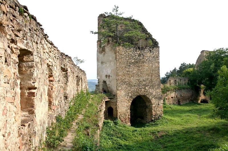 Fascinantele poveşti ale bisericilor medievale fortificate