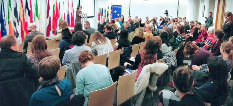 Britanici entuziaşti de limba și cultura română, la Casa Europei din Londra
