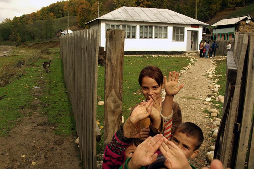 Eurostat: Aproape jumătate dintre români trăiesc în gospodării supraaglomerate