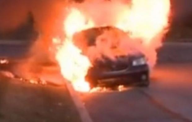 Tragedie la Râmnicu Sărat! Un bărbat a fost găsit carbonizat într-un autoturism care a luat foc