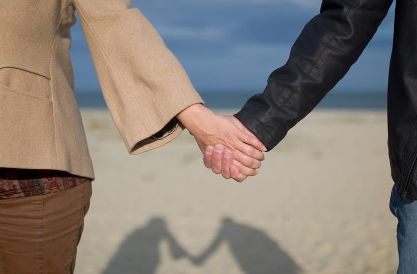 Studiu: Fericirea în căsnicie ar putea depinde de predispoziţiile genetice 