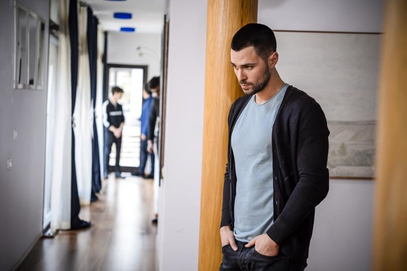 Fructul oprit sezonul 2 episodul 25. Adrian și Alex, o nouă confruntare pentru Sonia: “Tu ai împins-o în brațele mele!” 18651699