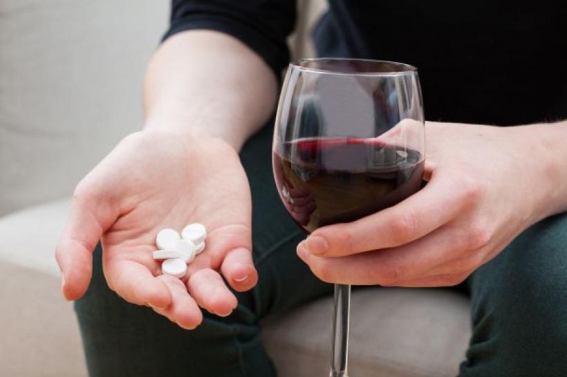 Lista medicamentelor după care nu ai voie să bei alcool pentru că îţi pun în pericol viaţa