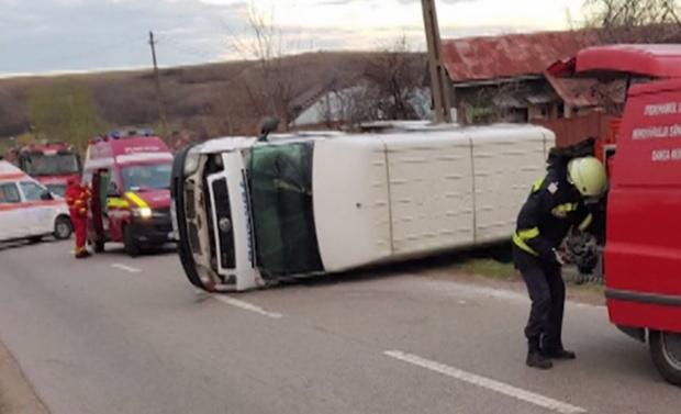 Accident GRAV de microbuz în Olt. A fost deschis dosar de cercetare penală