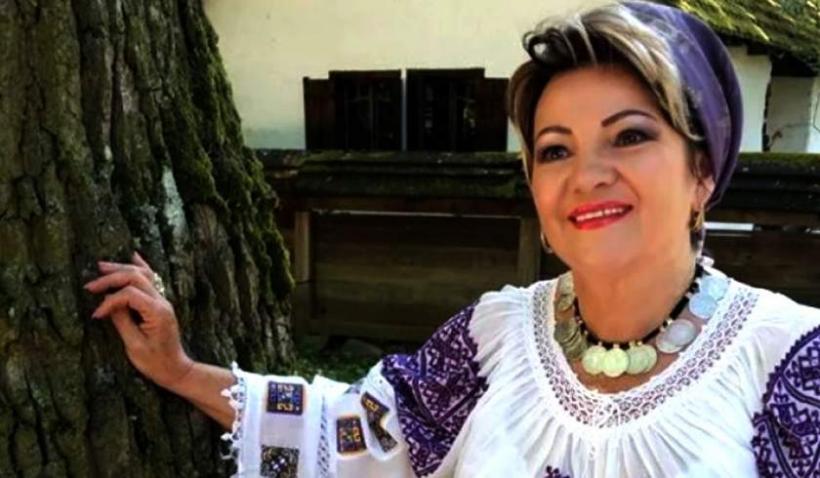 O cunoscută cântăreață de muzică populară, rănită într-un accident în Ungaria. Soțul ei a murit pe loc