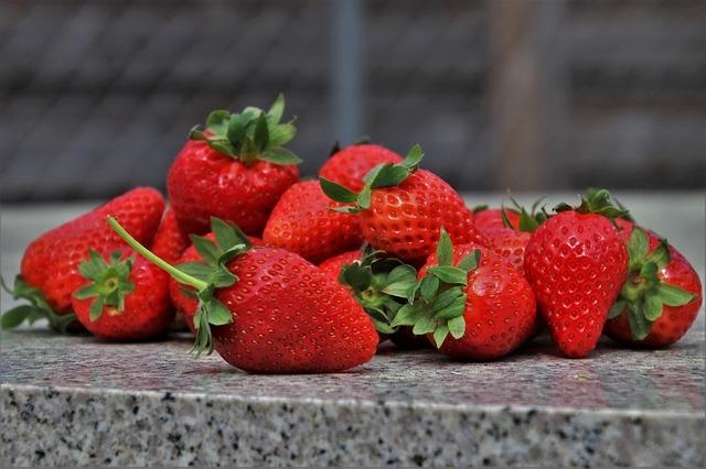 70% dintre fructele și legumele comercializate conțin reziduuri de pesticide 