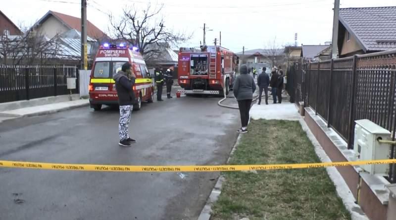 Dublă crimă în Neamţ. Un bărbat şi-a ucis copilul şi soacra şi a dat foc la casă