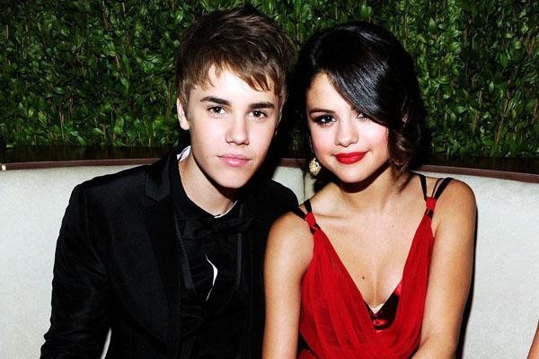 Justin Bieber neagă că ar mai fi interesat de fosta lui iubită Selena Gomez