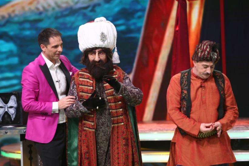 Alina Eremia, Constantin Enceanu, Alina Pușcaș, Mihai Morar, Nicole Cherry și Vica Blochina s-au ascuns în spatele măștilor, la “Scena misterelor” 18655205