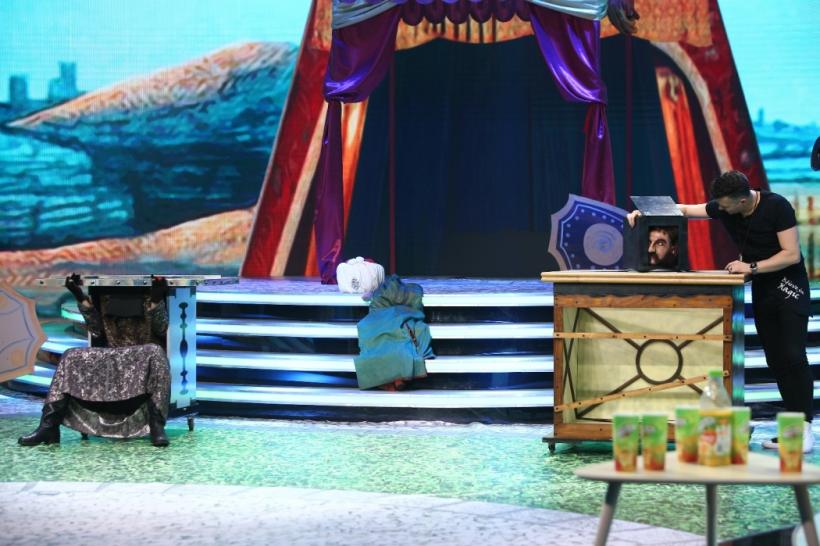 Alina Eremia, Constantin Enceanu, Alina Pușcaș, Mihai Morar, Nicole Cherry și Vica Blochina s-au ascuns în spatele măștilor, la “Scena misterelor” 18655212