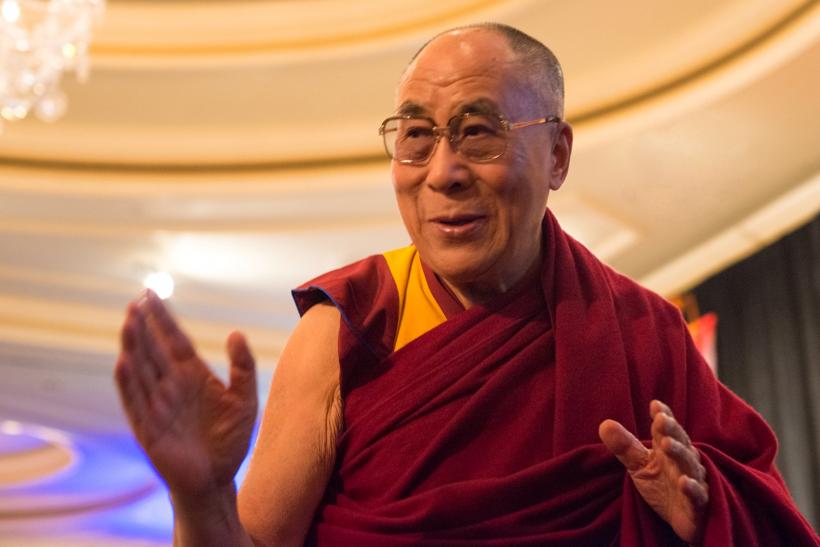 Dalai Lama a fost internat după ce a acuzat dureri în piept