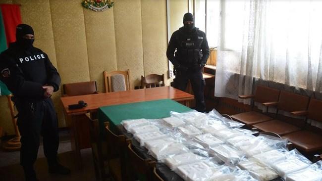 Bulgarii au mai găsit 25 kg de cocaină la malul mării