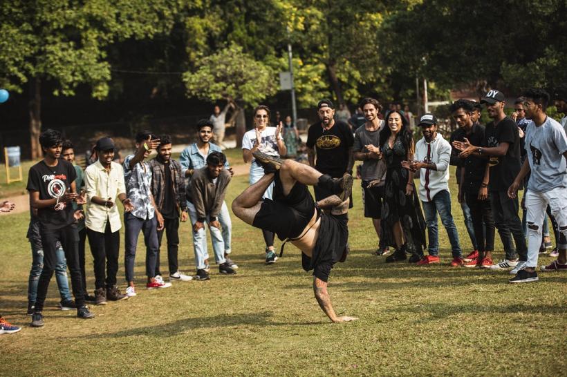 În etapa finală din Asia Express, concurenții ajung la Bollywood