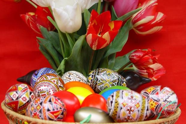 Cei mai mulţi români vor petrece acasă minivacanţa de Paşte şi 1 Mai
