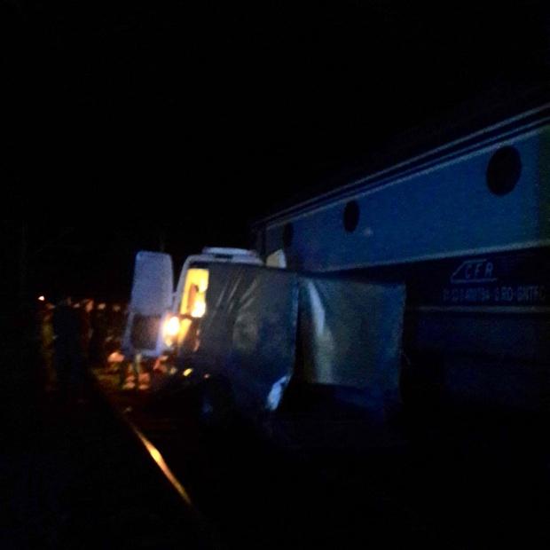 Accident TERIBIL în Buzău. Un microbuz a fost spulberat de tren. Trei persoane au murit. A fost declanşat planul roşu de intervenţie