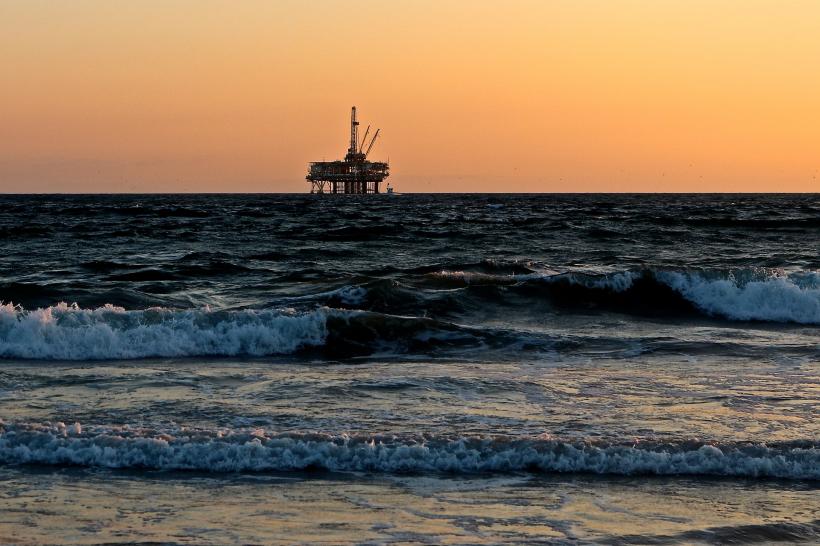 Platforma petrolieră Gloria, care extrage gaze din Marea Neagră de 43 de ani, va fi dezafectată de la 1 mai
