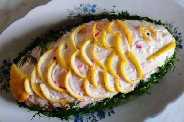 „Șuba” sau Salata cu scrumbie afumată, pentru masa de Florii
