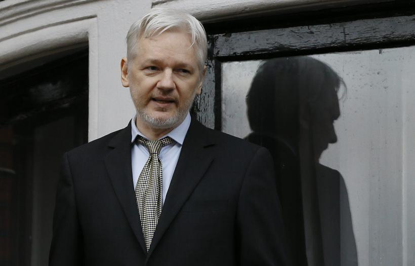 Julian Assange, condamnat la închisoare de un tribunal din Londra