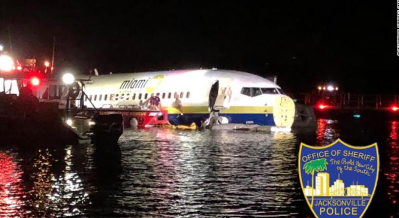 Avion de pasageri, ieșit de pe pistă la aterizare! Zeci de oameni au fost răniți