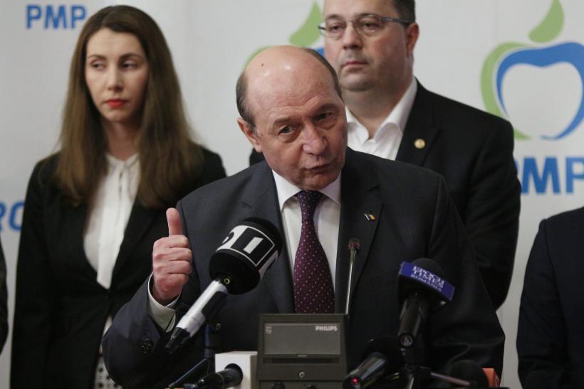 Băsescu: Nu va fi găsit niciodată angajamentul meu cu Securitatea