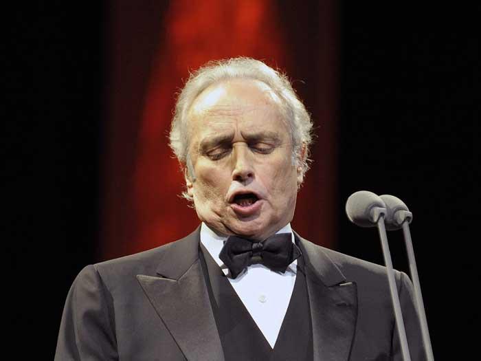Două opere de artă din colecţia cântăreţului Charles Aznavour, scoase la licitaţie
