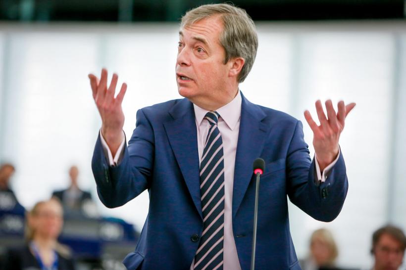 „Taifunul” Farage îi spulberă pe conservatori