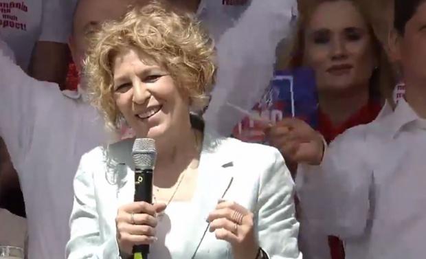 Carmen Avram, la mitingul PSD de la Târgoviște: „Alegeți partidul care v-a mărit salariile!”