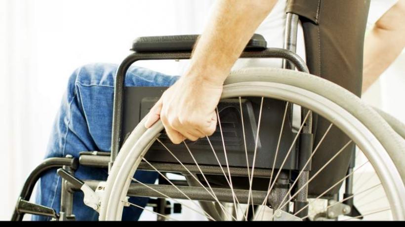 Ministrul Muncii, Marius Budăi spune că există bani pentru asistenții persoanelor cu handicap 