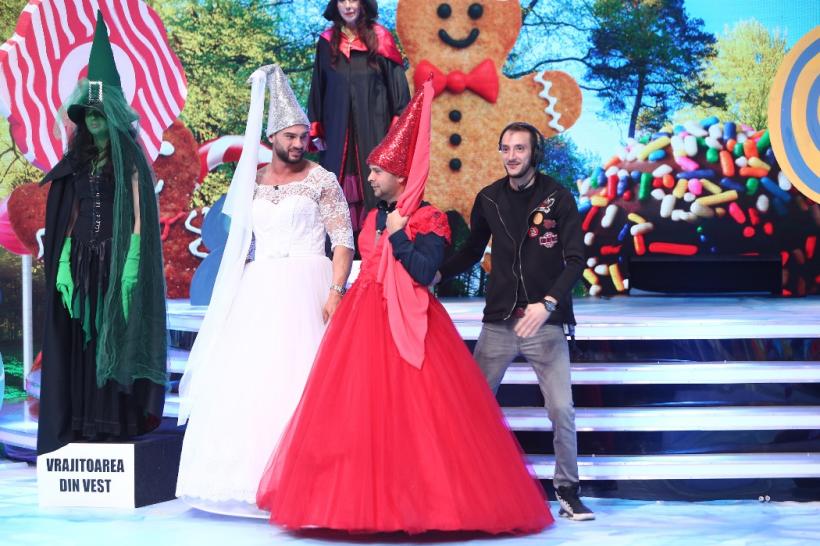 Pantera Roz, statuia Libertății, o vrăjitoare și un viking, o gorilă albă și un extraterestru  urcă pe Scena misterelor 18662616