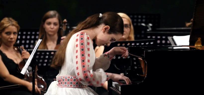 Eva Garet, copilul minune al pianisticii românești... protagonista Turneului Citadele Muzicale 8