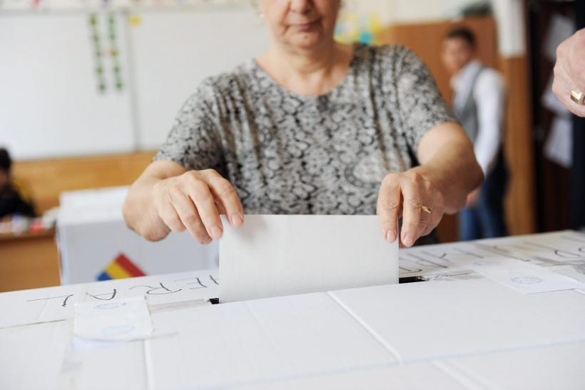 Europarlamentare 2019. Olt: Au fost suplimentate buletinele de la o secţie de vot din Bărăşti cu prezenţă de 108%