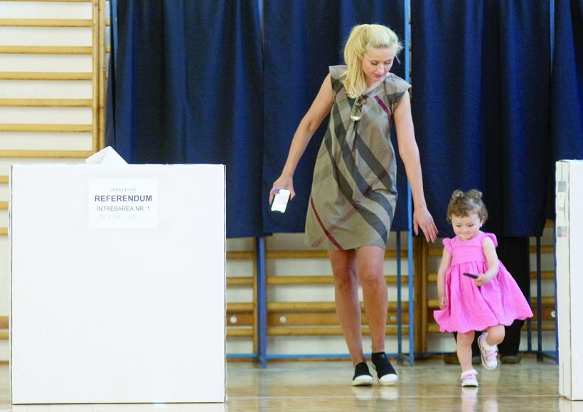 Situaţii ciudate în secţiile de vot cu privire la referendum