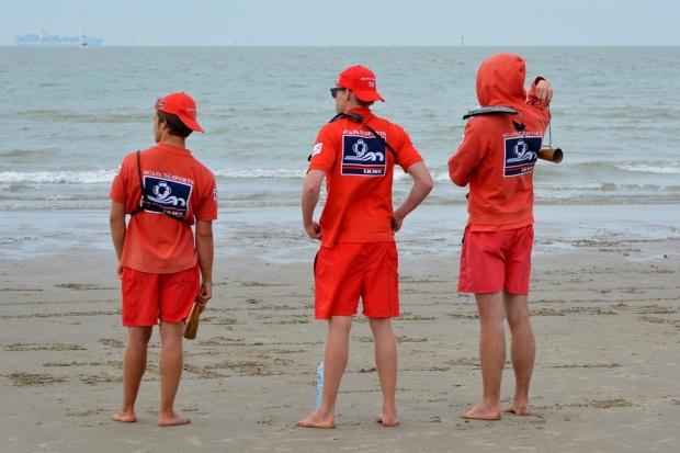 Peste 120 de salvamari pe plajele din Mamaia şi Constanţa, începând cu 1 iunie