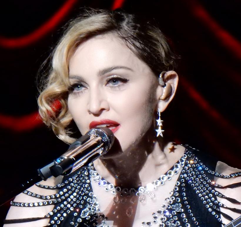 Madonna aduce acuzaţii de hărţuire sexuală împotriva lui Harvey Weinstein