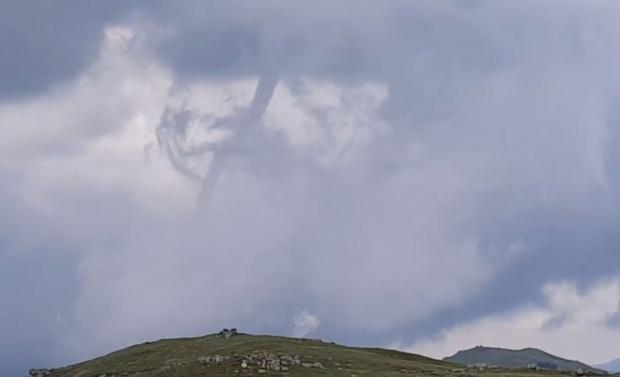 O tornadă a fost filmată la Cota 2000, în Bucegi 