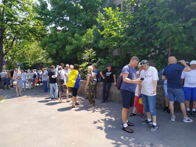 Protest la Cotroceni. S-a cerut eliberarea lui Dragnea şi demisia lui Iohannis