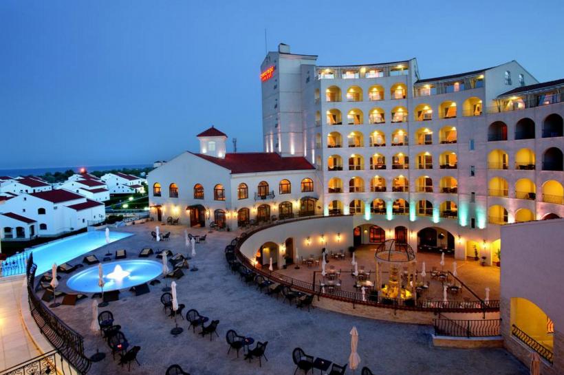 Hotelurile de lux cresc cota litoralului românesc