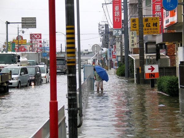 Ploi torenţiale în Japonia: Ordin de evacuare pentru un milion de persoane