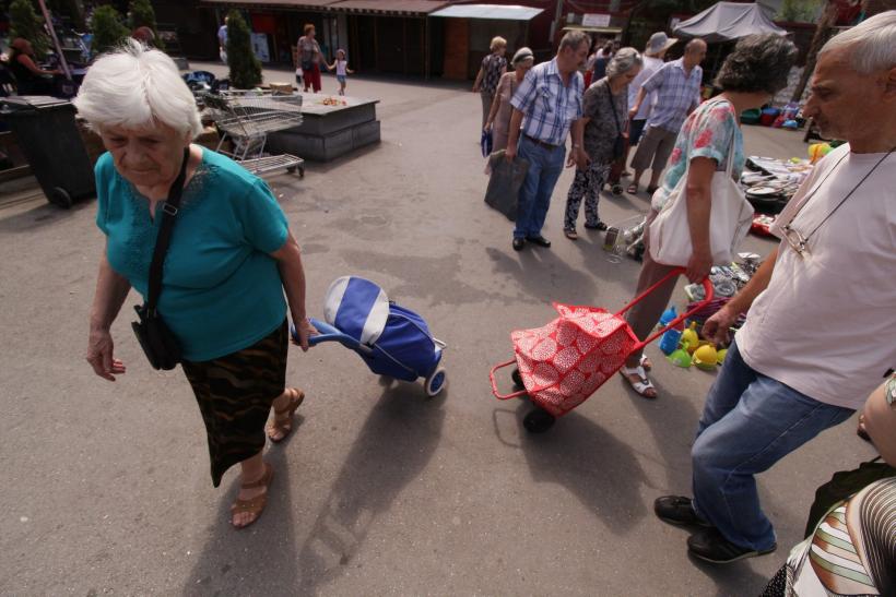 Îmbătrâneşte ţara: 1 milion de români au peste 65 de ani
