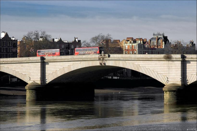 „Punctul roșu era pe el... am tras”, mărturisește polițistul începător care i-a împușcat pe cei trei teroriști de pe London Bridge în 6 secunde