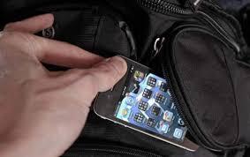 Caz șocant în Vrancea: Un băiat de 12 ani, cercetat pentru furtul a 17 telefoane mobile