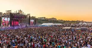Peste 55.000 de participanţi, în prima seară a festivalului Neversea