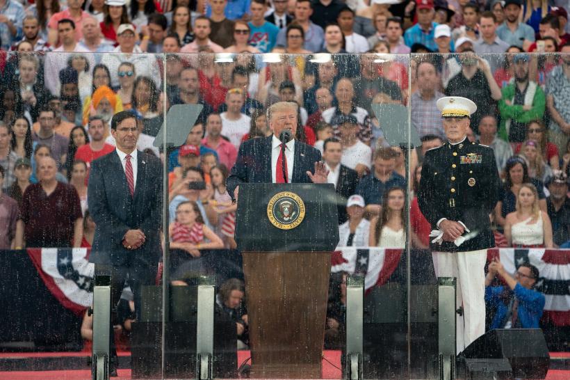 Trump a asistat la prima paradă militară de 4 iulie, de la Washington D.C.