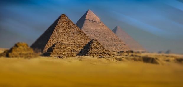 Egiptul a deschis accesul turiştilor în două piramide, pentru prima oară din 1965
