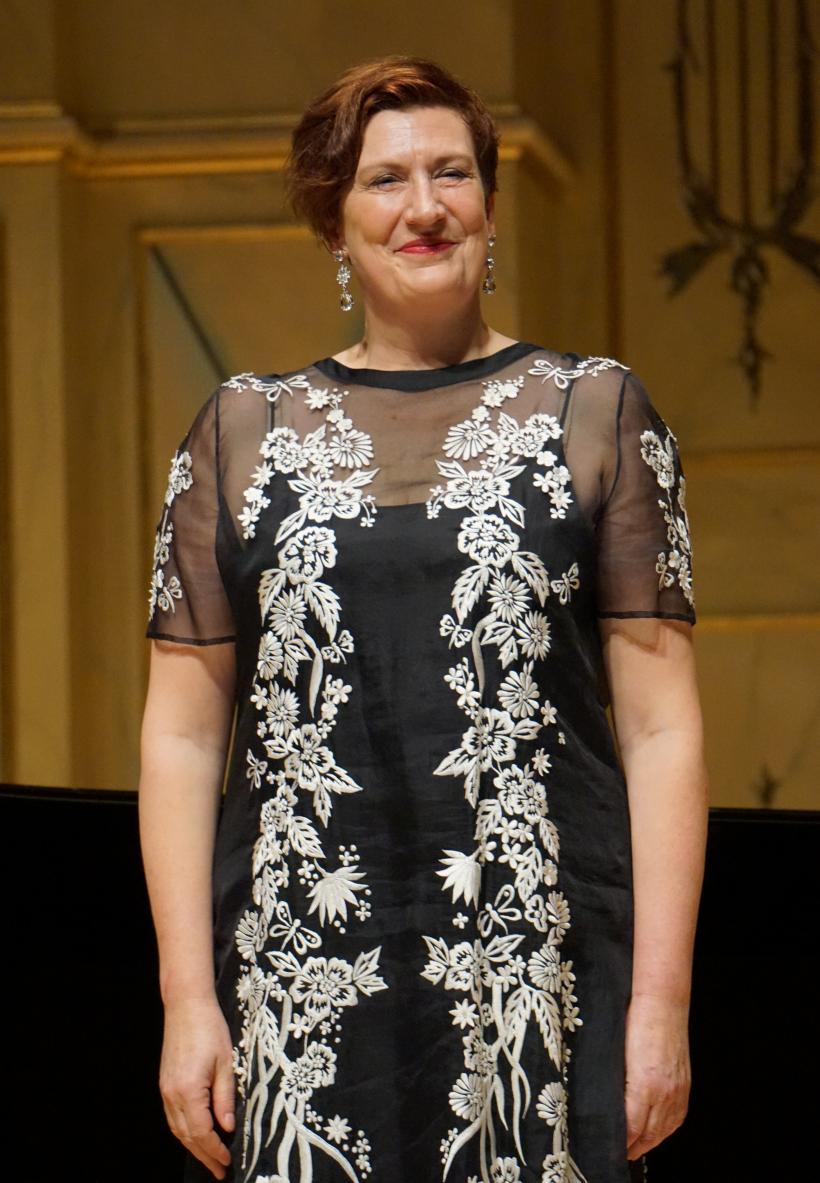 Cunoscuta mezzo-soprană britanică Sarah Connolly, diagnosticată cu cancer la sân