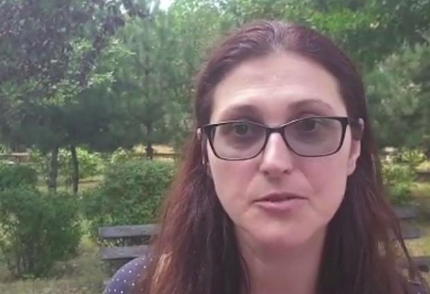 Mama adoptivă a Sorinei a ridicat pașaportul micuței. Fetița poate părăsi România